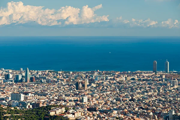 Pohled z Barcelony z tibidano, barcelona, Španělsko. — Stock fotografie