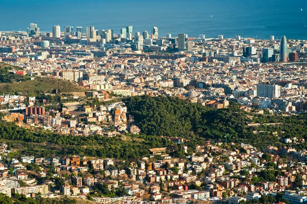 Pohled z Barcelony z tibidano, barcelona, Španělsko. — Stock fotografie