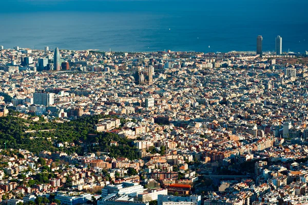 Pohled z Barcelony z tibidano, barcelona, Španělsko. — Stock fotografie