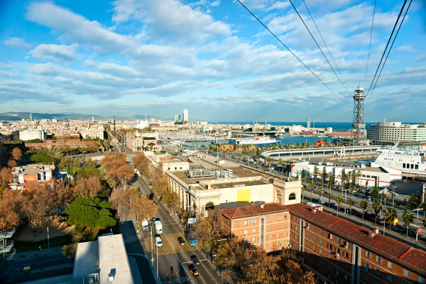 Barcelona vista do porto a partir do ar . — Fotografia de Stock