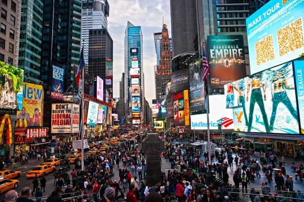 NEW YORK CITY-MARCH 25: Times Square, featured with Broadway Th — стоковое фото