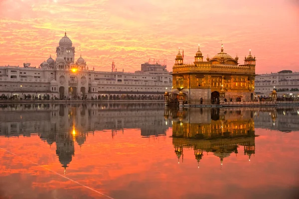 Zlatý chrám v Amritsaru, Paňdžáb, Indie. — Stock fotografie
