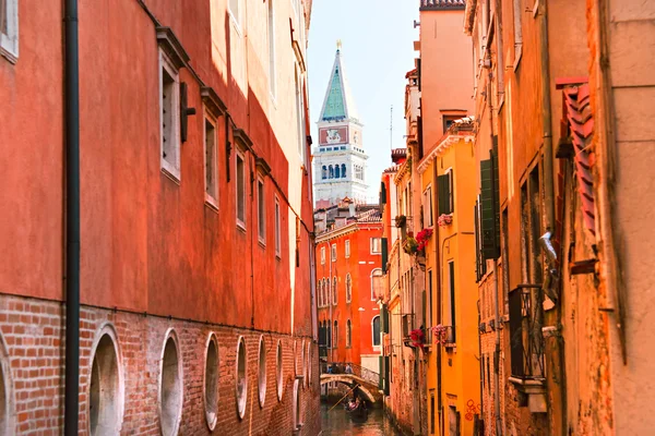 Veneza, Palácio no Grande Canal . — Fotografia de Stock