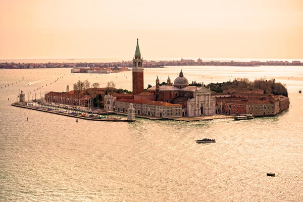 Benátky, pohled na san giorgio maggiore ze san marco. — Stock fotografie