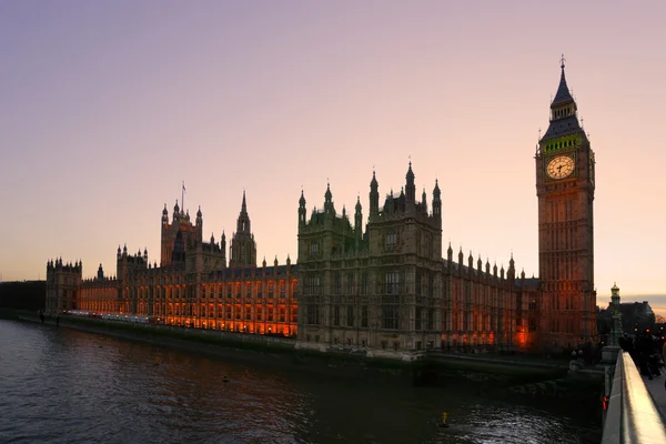 Big ben, riksdagshuset och westminster bridge — Stockfoto