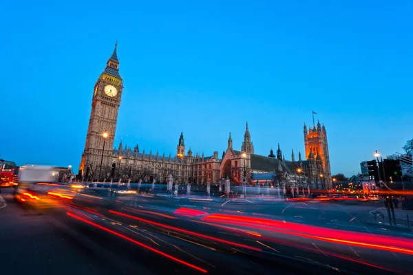 De big ben, de kamer van het Parlement en de westminster bridge — Stockfoto