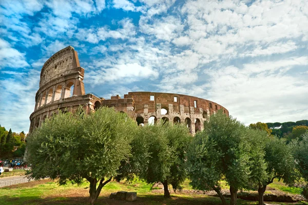 Il maestoso Colosseo, Roma, Italia . — Foto Stock
