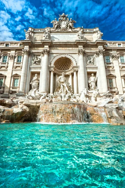 Ünlü trevi Çeşmesi, Roma, İtalya. — Stok fotoğraf