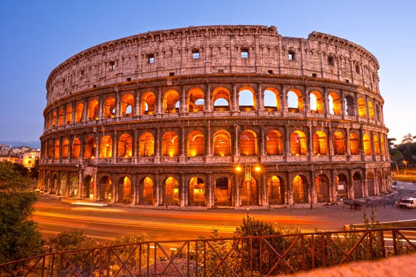 Coliseu Majestoso, Roma, Itália . — Fotografia de Stock