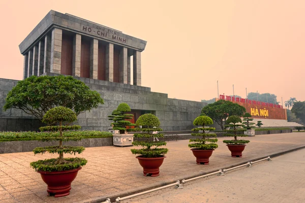 Ho Chi Minh Mausoleum in Hanoi, Vietnam. — Stock Photo, Image