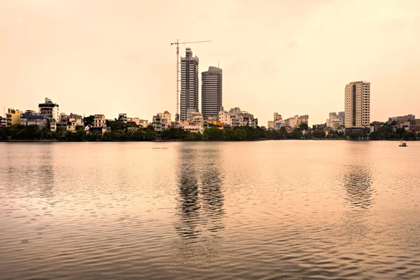 Typische residentiële gebouwen in hanoi, vietnam. — Stockfoto