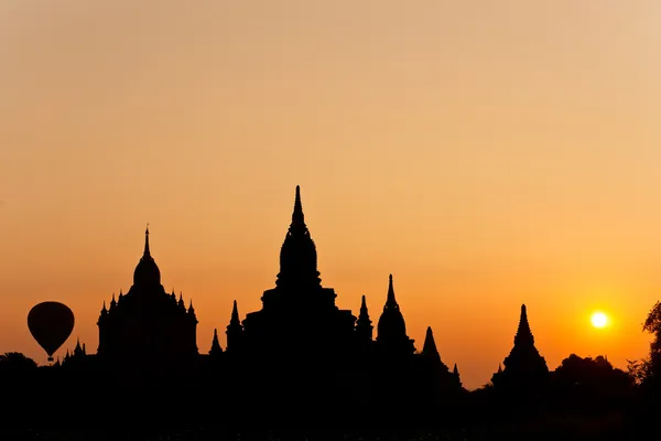 日没で、ミャンマーのバガン. — ストック写真