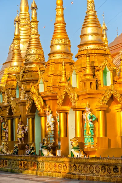 Shwedagon 帕亚，仰光缅甸. — 图库照片