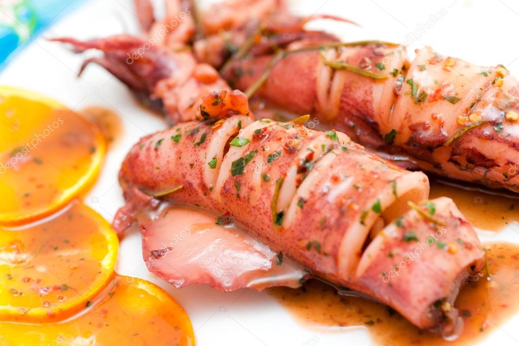 Calamari alla diavola (Squids with spicy sauce)