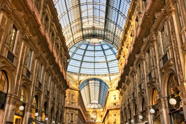 Milano 'daki Vittorio Emanuele Galerisi