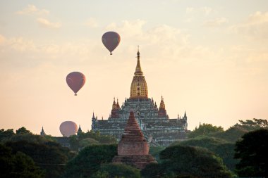 u bein Köprüsü'nde amarapura, mandalay, myanmar.