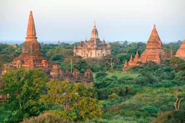 gün batımında, myanmar Bagan.