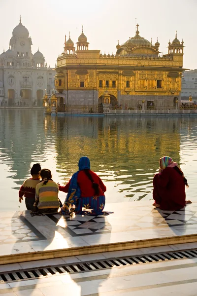 Gyllene templet i Amritsar, Punjab, Indien. — Stockfoto