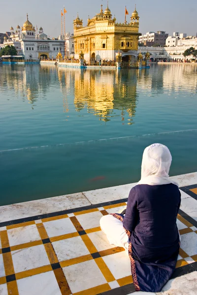 Gyllene templet i Amritsar, Punjab, Indien. — Stockfoto