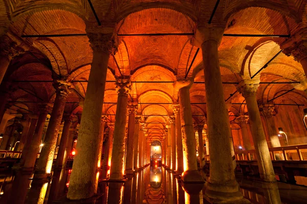 Cisterna de la Basílica Subterránea, Estambul, Turquía . —  Fotos de Stock