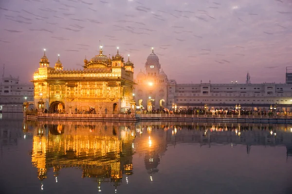 Temple d'or à Amritsar, Punjab, Inde. — Photo