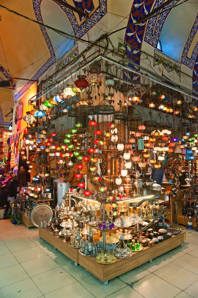 Negozi Grand bazaar a Istanbul . — Foto Stock