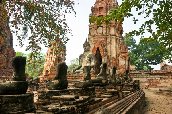 Vecchio tempio rovinato di Ayuthaya, Thailandia , — Foto Stock