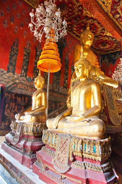 Buddy wewnątrz świątyni wat phra kaeo, bangkok, Tajlandia. — Zdjęcie stockowe