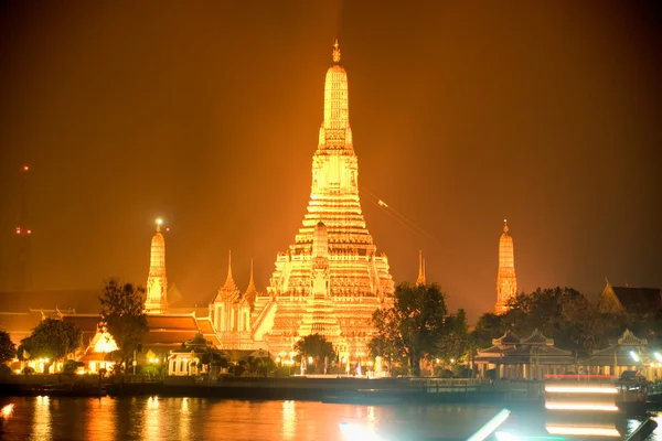 Arun válka v noci, Bangkoku, thailandia. — Stock fotografie