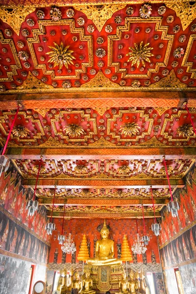 Interior de um templo budista em Ayuthaya, Tailândia , — Fotografia de Stock