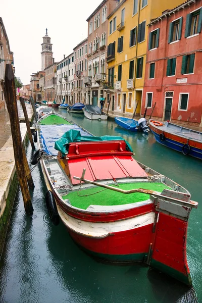 Venecia, Canal y Barco . — Foto de Stock