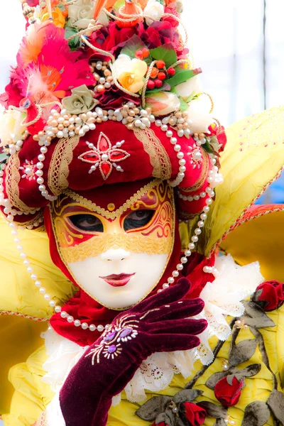 Mjuk fokus bild av venetiansk karneval mask. — Stockfoto