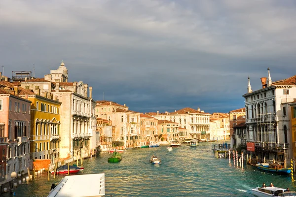 Venedig, vy från Rialtobron. — Stockfoto