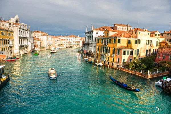 Venecia, Vista desde el Puente de Rialto . — Foto de Stock