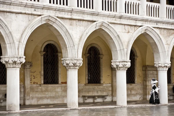 Masker op het san marco plein, Venetië. — Stockfoto