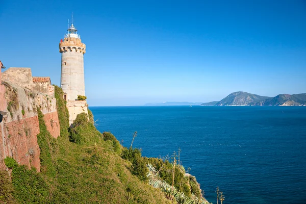 Forte stella vuurtoren, portoferraio, eiland elba, Italië. — Stockfoto