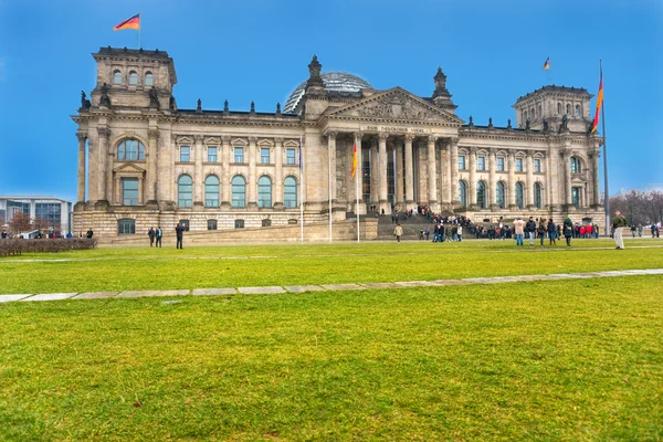 Reichstag, deštivý den, Berlín, Německo. — Stock fotografie