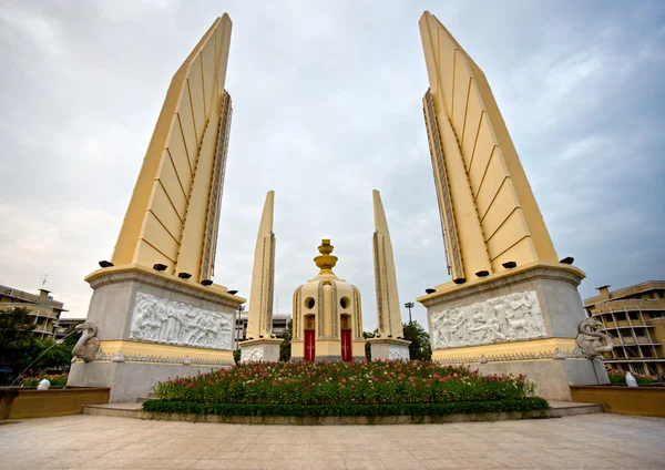 Demokratiedenkmal, bangkok, thailand. — Stockfoto