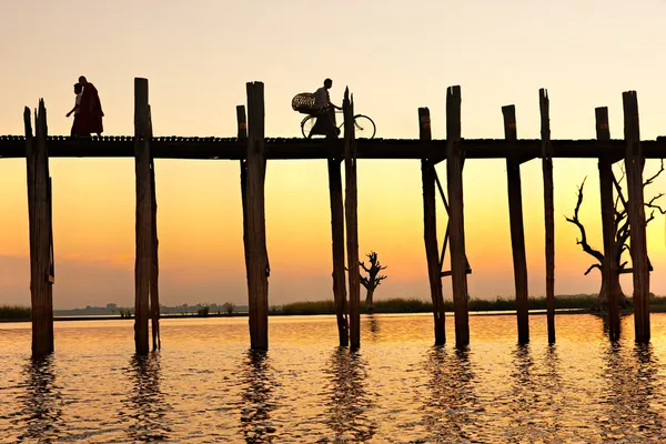 U bein most w amarapura, Mandalaj, myanmar. — Zdjęcie stockowe