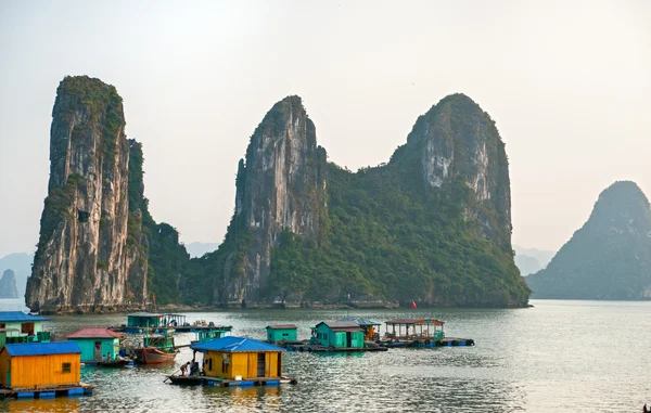 Halong Bay, Vietname. Património Mundial da Unesco . — Fotografia de Stock