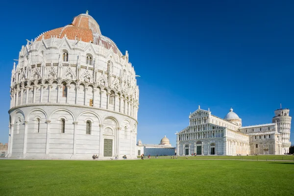 Pisa, Piazza dei miracoli. — Stock Photo, Image