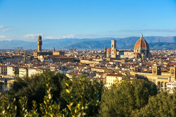 Florenz, Blick auf den Dom, den Glockenturm des Giotto und den Palazzo Vecchio — Stockfoto