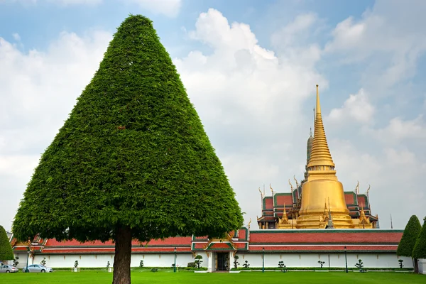 Wat Phra Kaeo Temple at night, bangkok, Thailand. — Stock Photo, Image