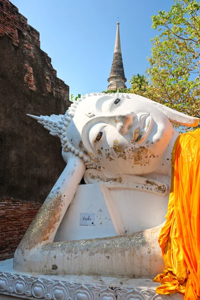 アユタヤ、タイの台無しにされた古い神殿, — ストック写真