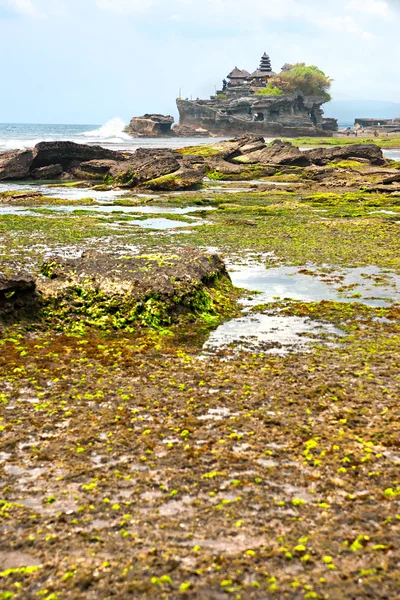 Tanah lot temple, bali, Indonesien. — Stockfoto