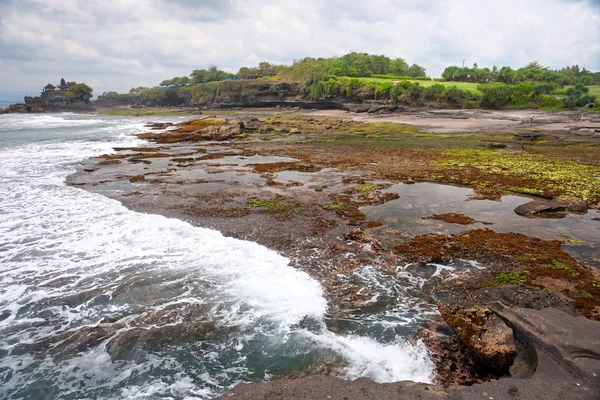 Tanah lot temple, bali, Indonesien. — Stockfoto