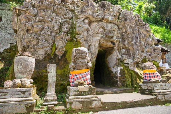 Goa gajah tempel, ubud, bali, Indonesië. — Stockfoto