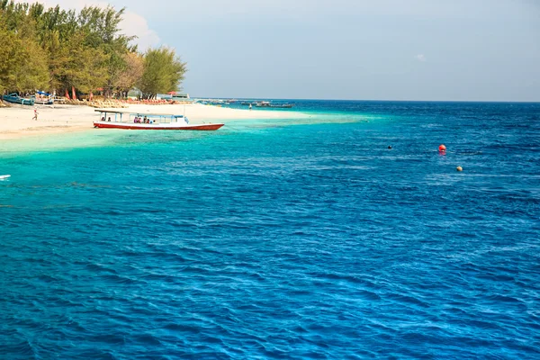 Vackra havet på gili meno, Indonesien. — Stockfoto
