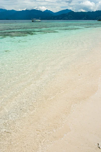 Prachtige zee op gili meno, Indonesië. — Stockfoto