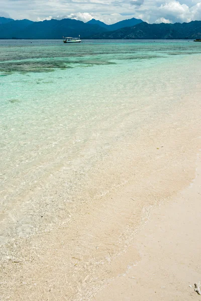 Belle mer à Gili Meno, Indonésie . — Photo